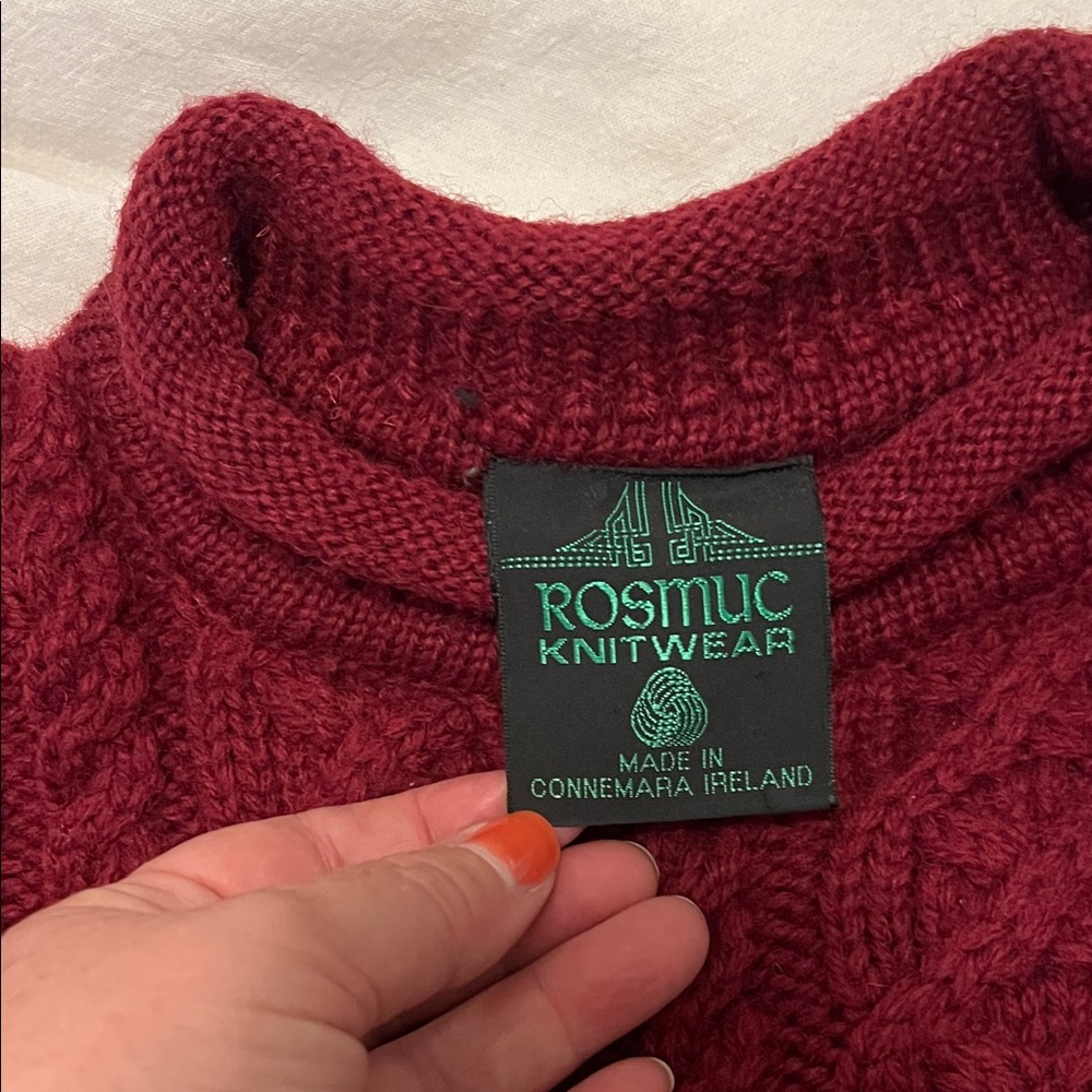 Vintage Irish Wool Women's Sweater - Burgundy
